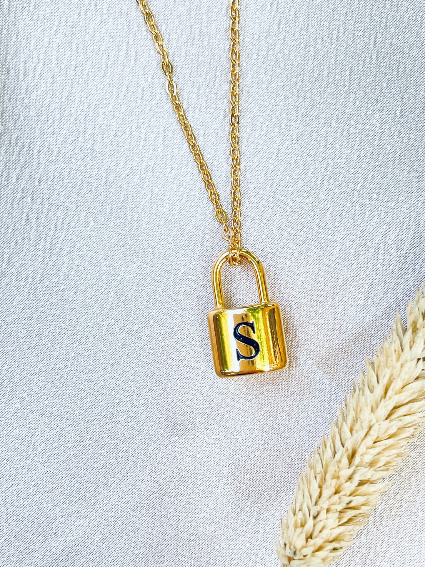 Initial letter necklace,gold chain lock#-0967SSN-09