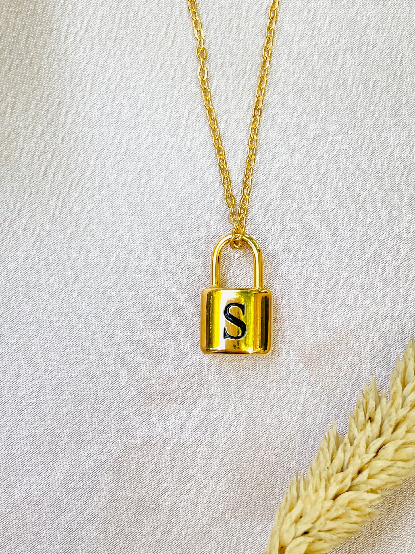 Initial letter necklace,gold chain lock#-0967SSN-09