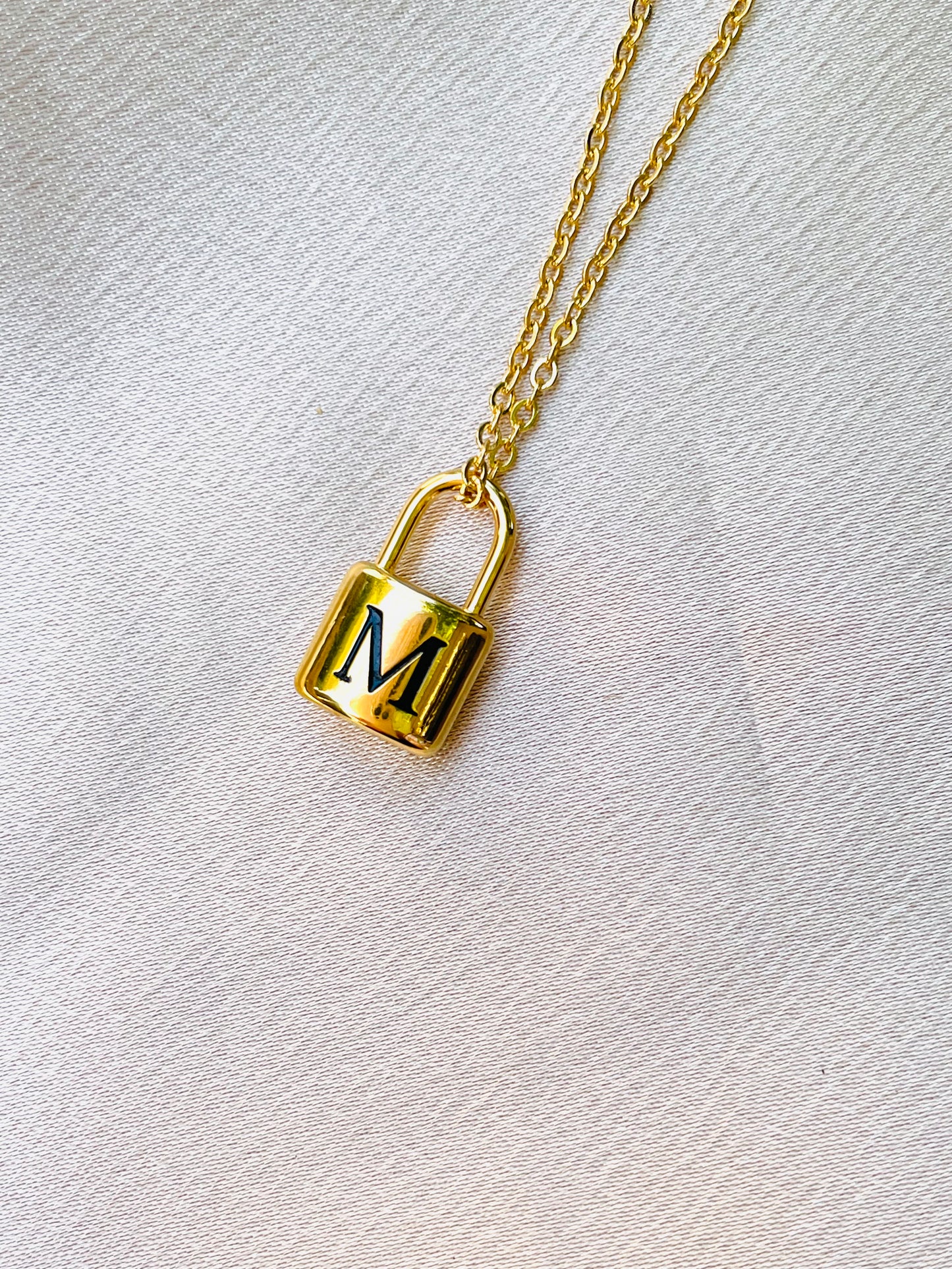 Initial letter necklaces,gold chain,lock#-01561SSN-15