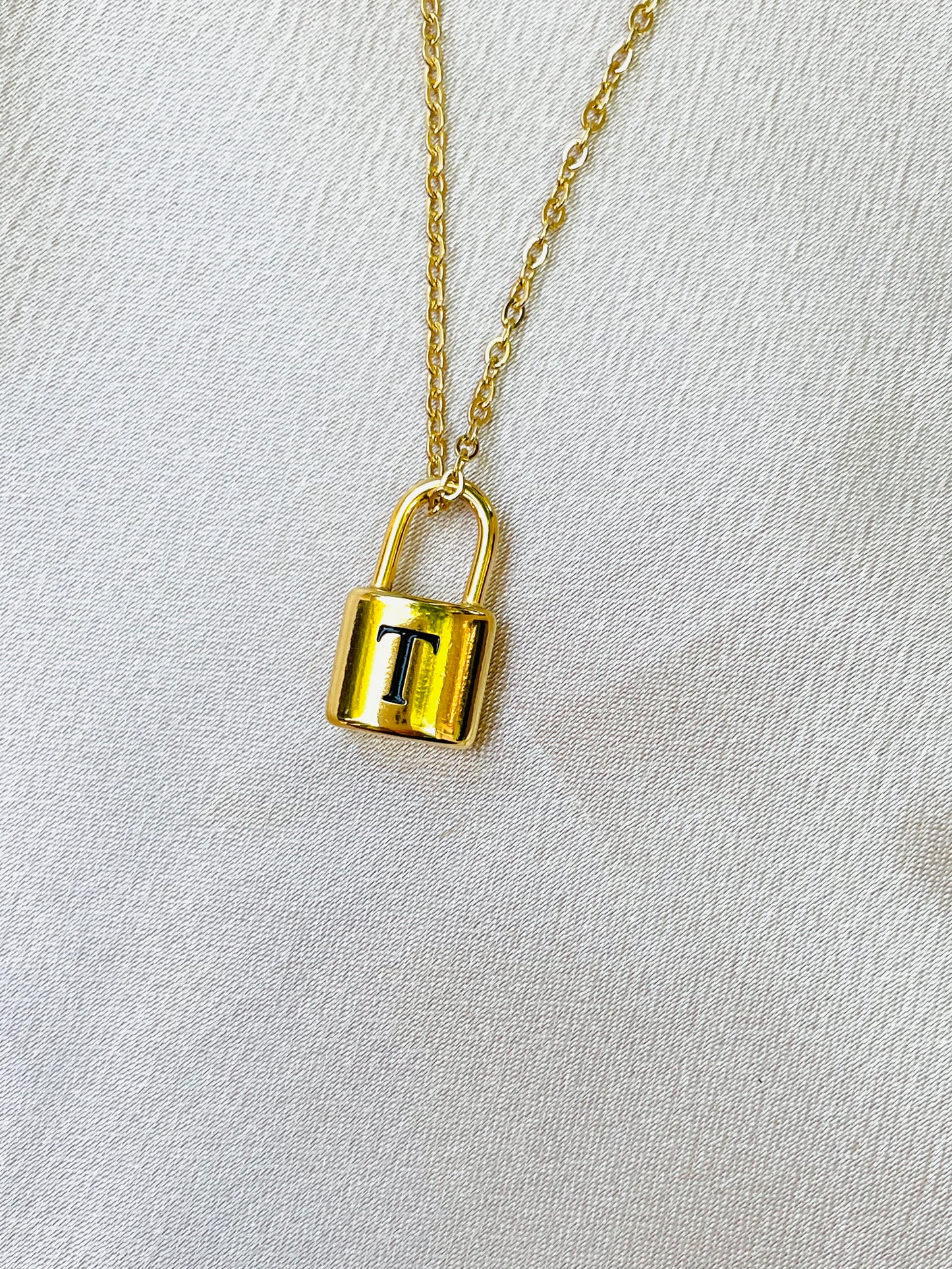 Initial letter necklace,gold chain lock#-0868SSN-08