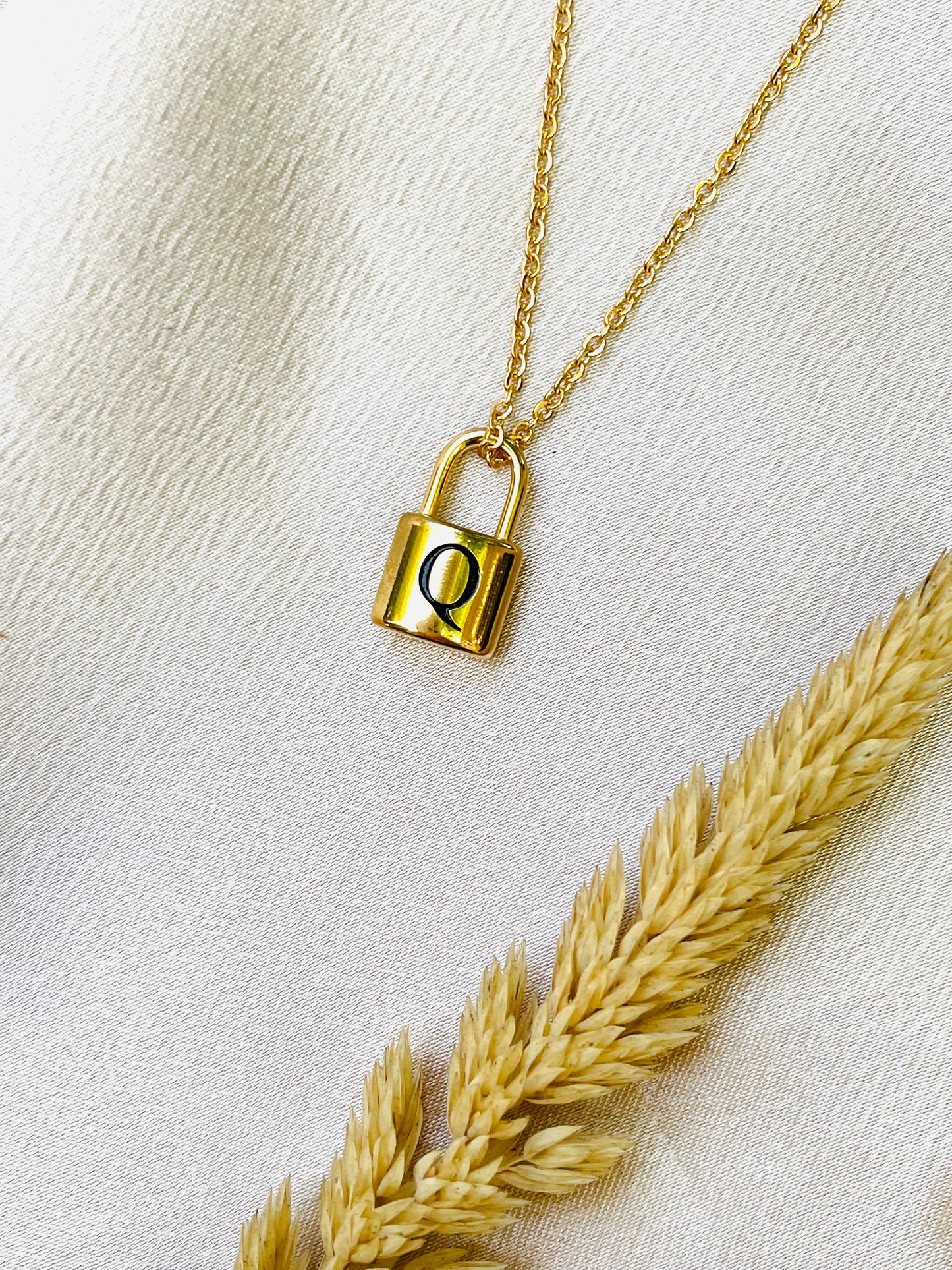 Initial letter necklace,gold chain lock#-01165SSN-11