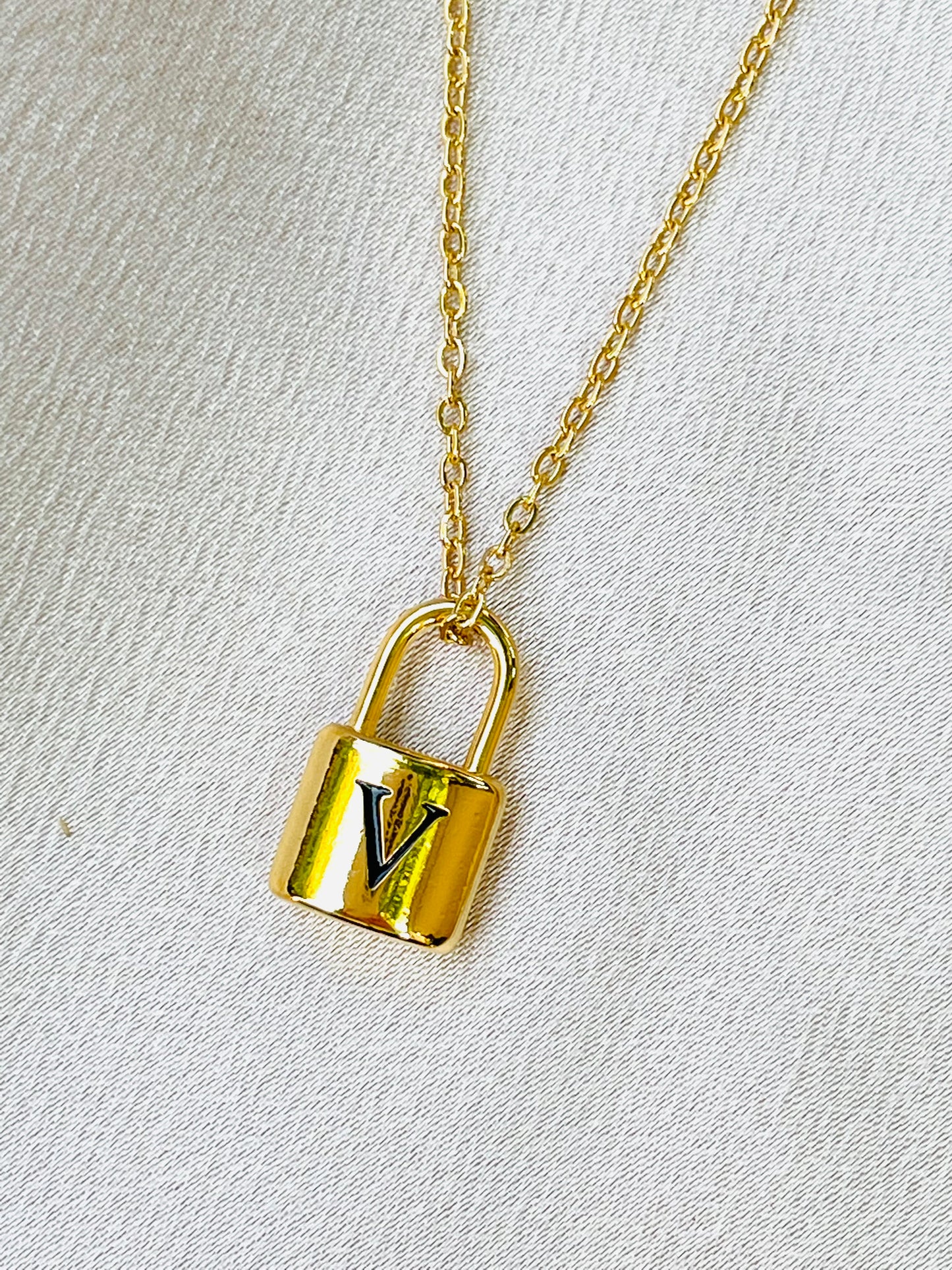 Initial letter necklace,gold chain lock#-0670SSN-06