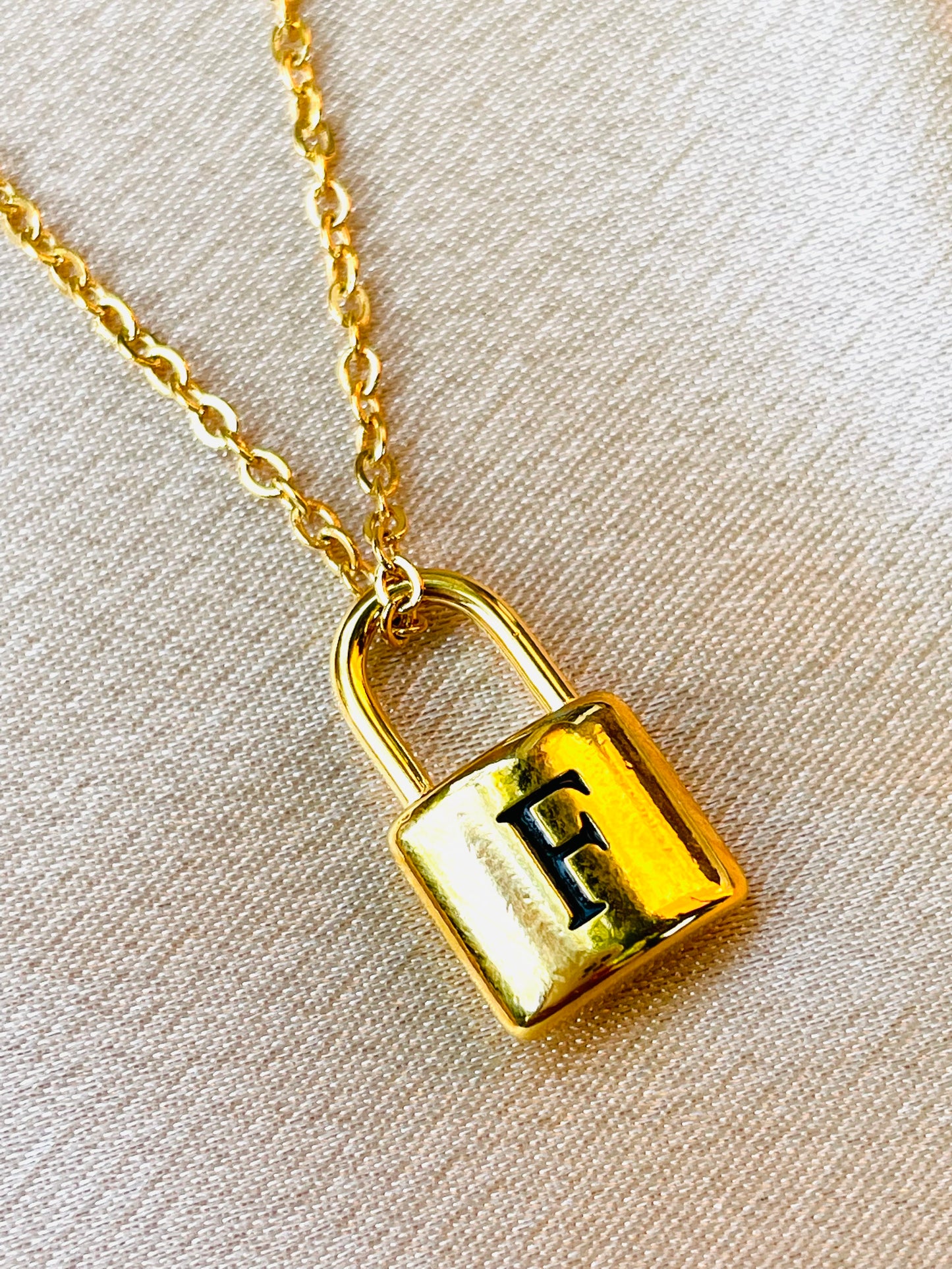 Initial letter necklace gold chain lock#-02254SSN-22