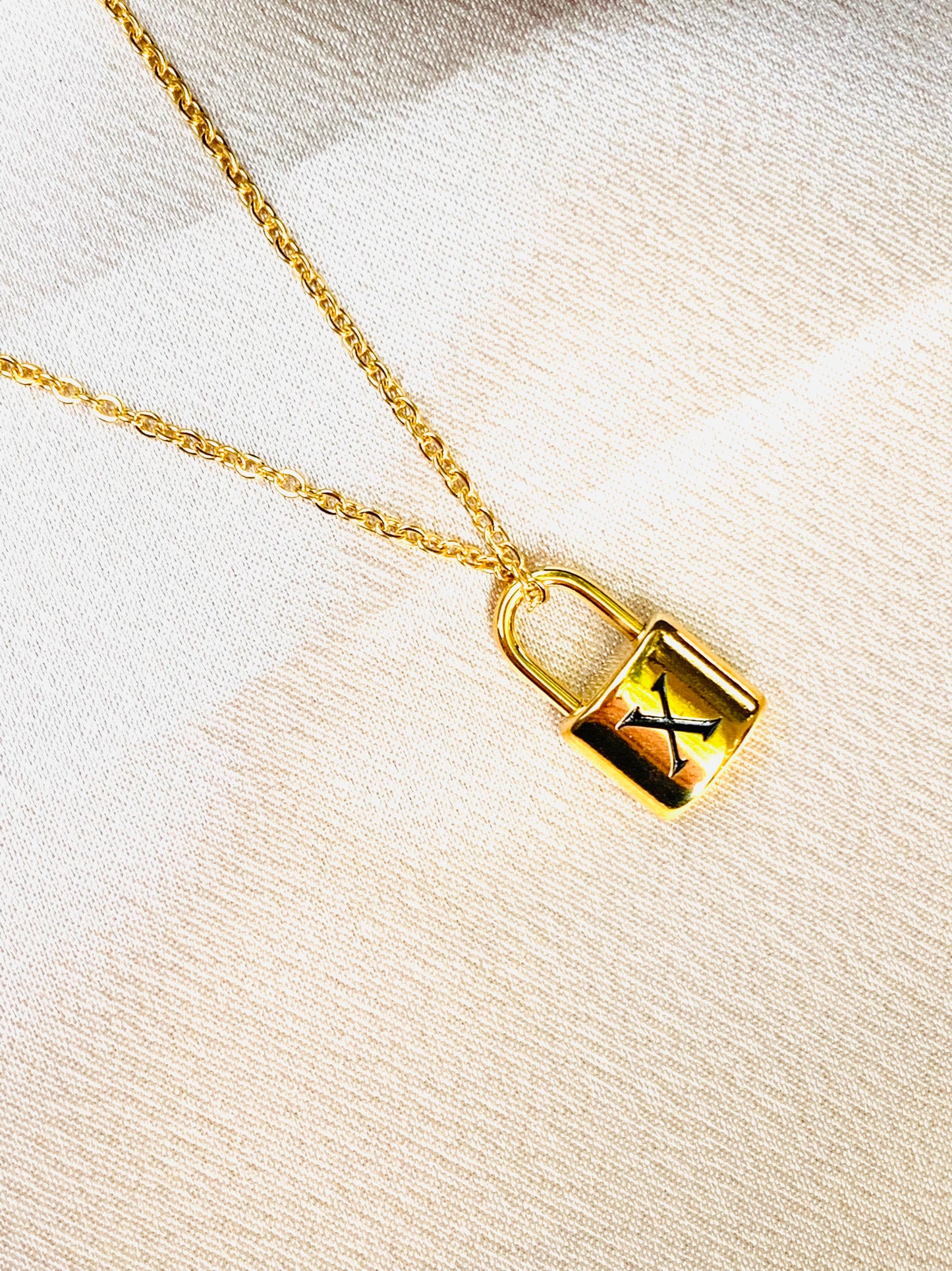 Initial letter necklace,gold chain lock#-0472SSN-04